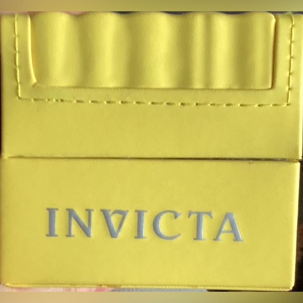PreOwned  Vintage Antique Citizen Titanium Quartz With Invicta Original Box . - Picture 10 of 12
